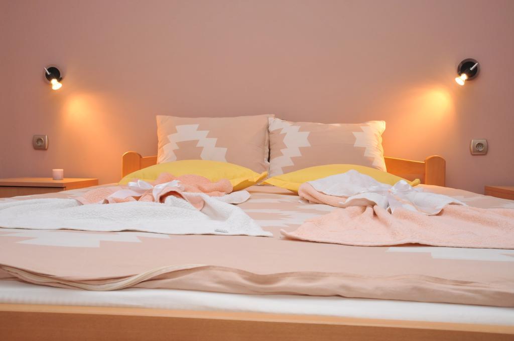 Apartmani "Roshu" ソコバニャ エクステリア 写真